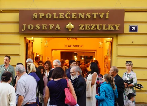 The entrance to the Congress venue is located in the courtyard at the address Soukenická 21, Prague 1